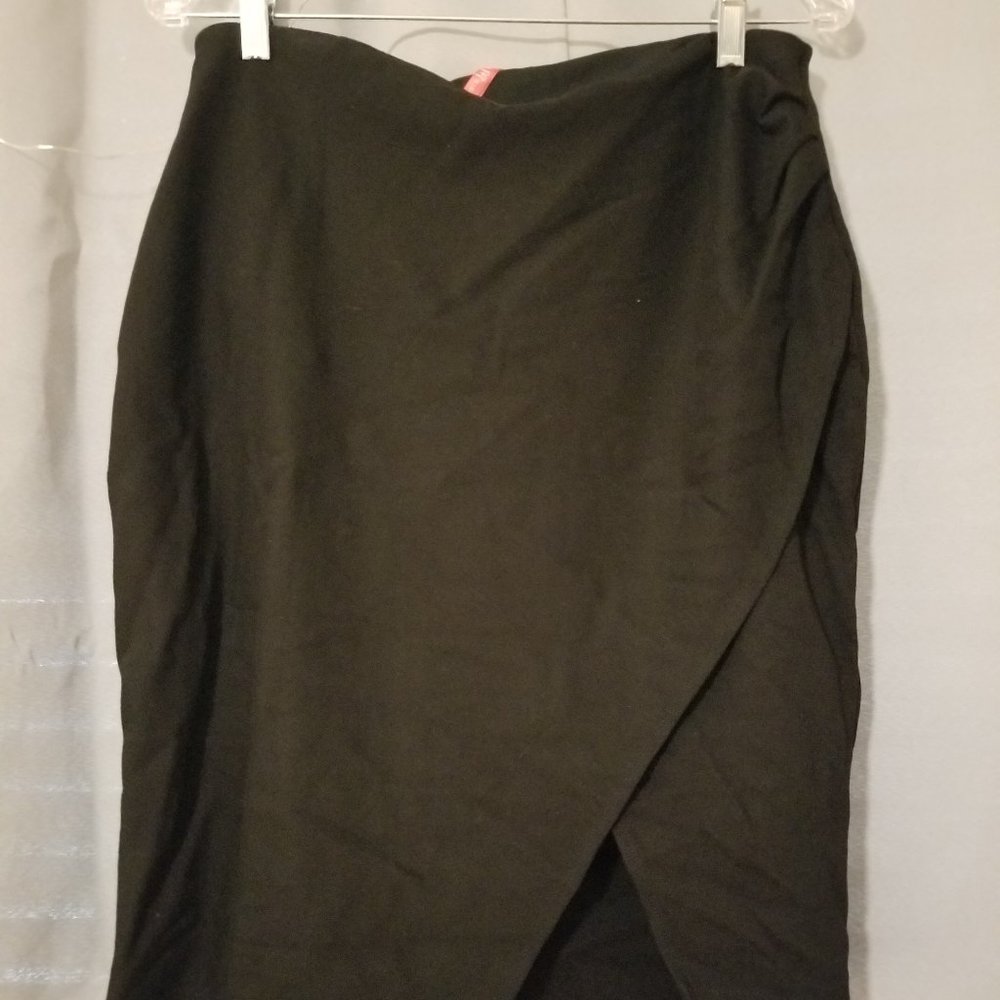 RUBY RIBBON BLACK SKIRT